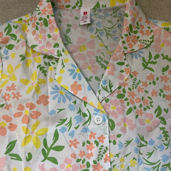 Women’s floral pajama set- size medium - Picture 4 of 4